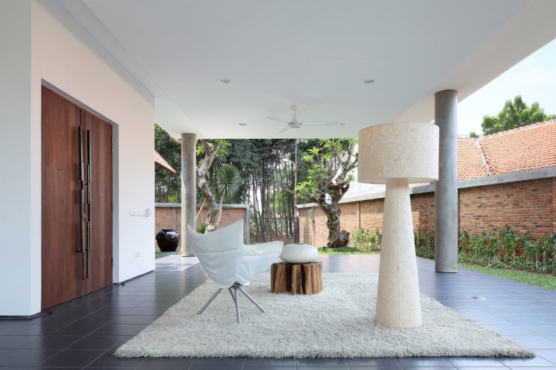 Nhà vườn 15x25m - Phòng khách lớn mở hoàn toàn không có tường ngăn bao che